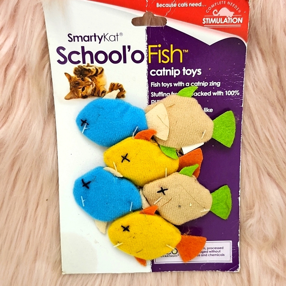 Brand New SMARTYKAT "SCHOOL'O FISH" CATNIP Toys